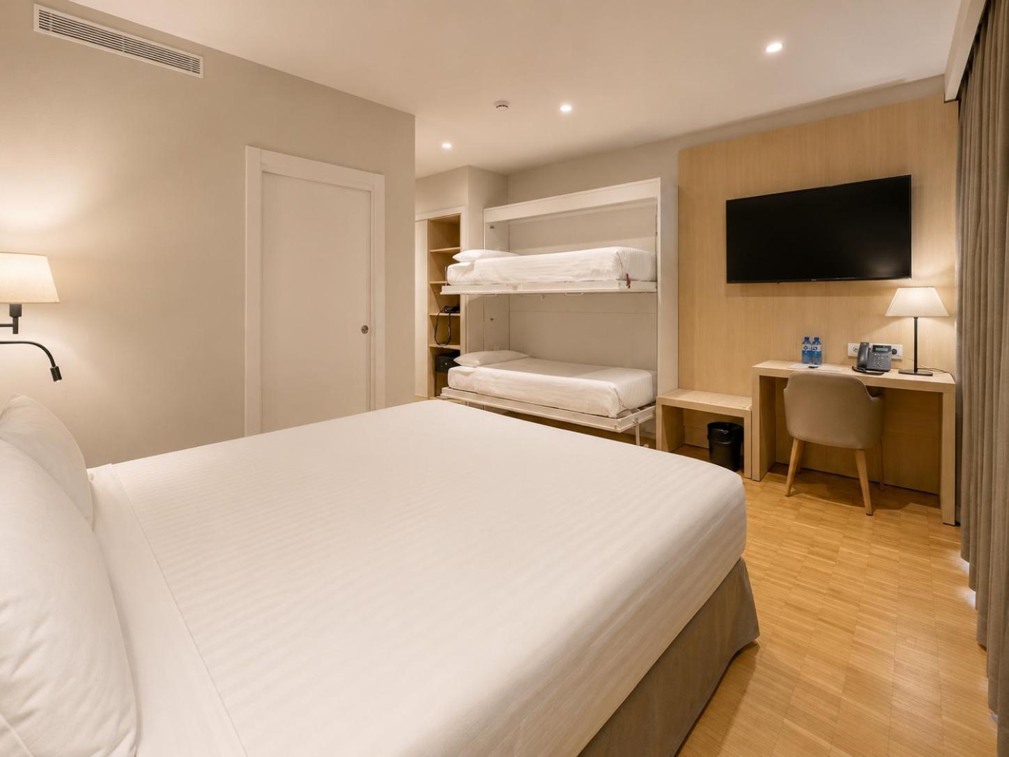 Deluxe Quadruple Room